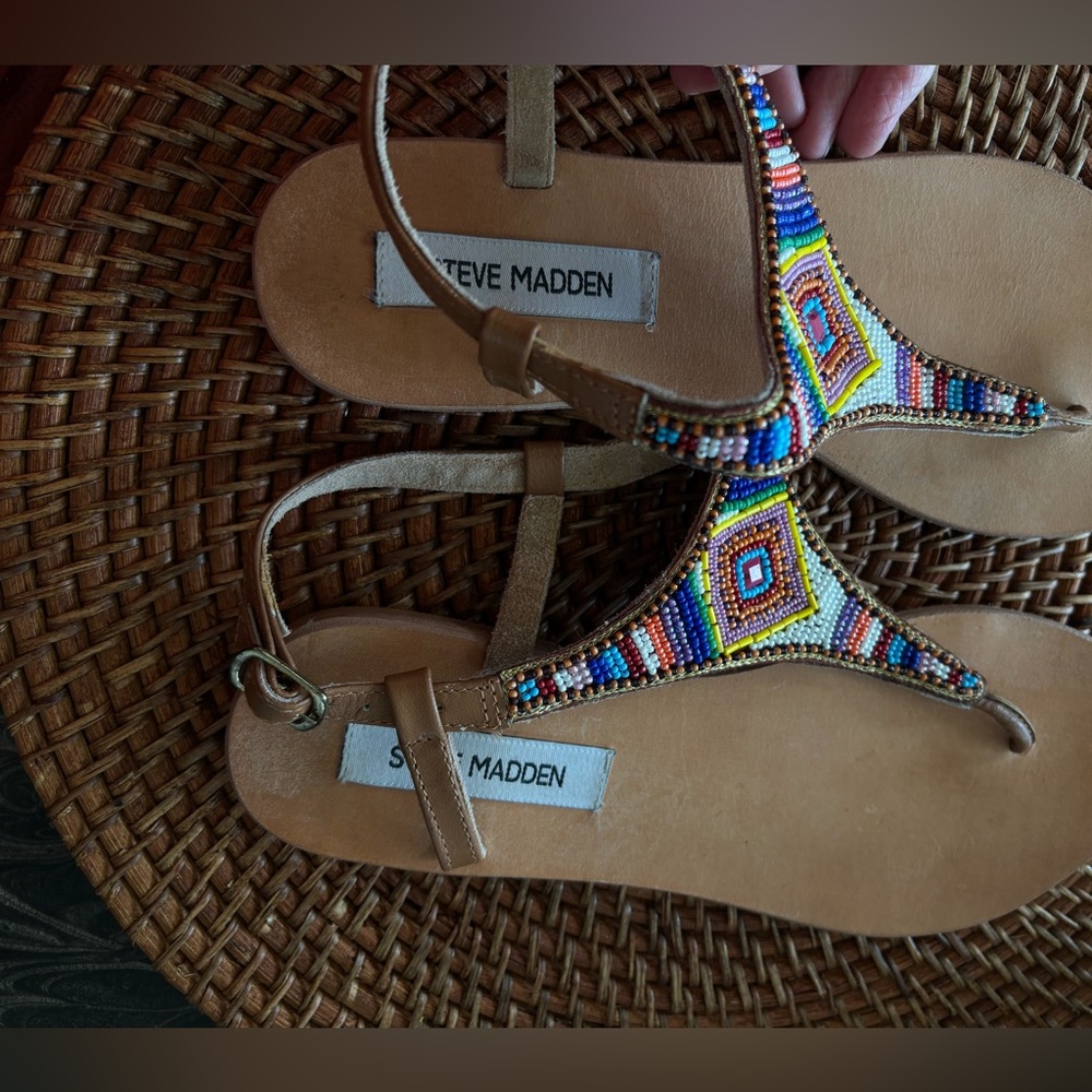 Steve Madden thong beaded sandle flat sandles 7 1/2